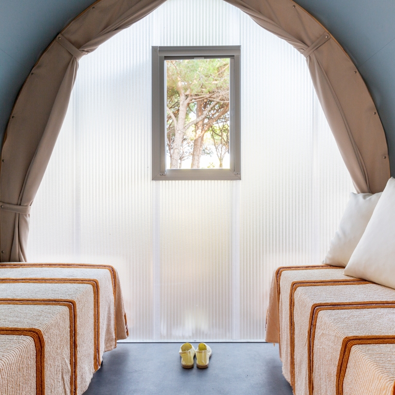 Room with single beds